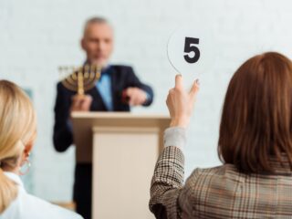 オークションと買取、どちらが得か？ – 売却方法の選び方と違い –